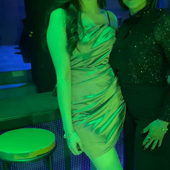 DILLARD’S SATIN LIGHT PINK DRESS - Picture 5 of 5